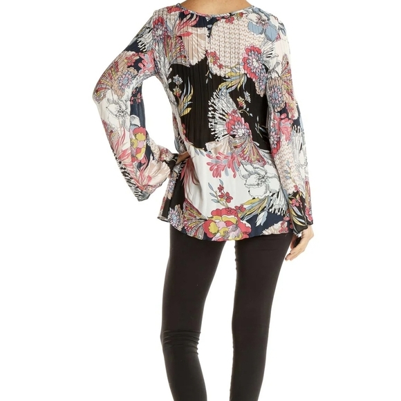 Melissa Paige Pink and Blue Graphic Long Sleeve Blouse - Picture 3 of 4